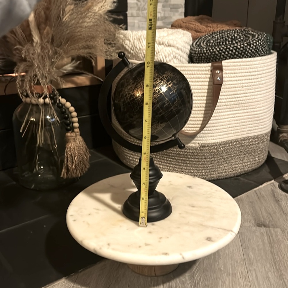 🖤✨Small Globe•Black W/Gold Tones✨🖤NWOT✨🖤 - Picture 3 of 4